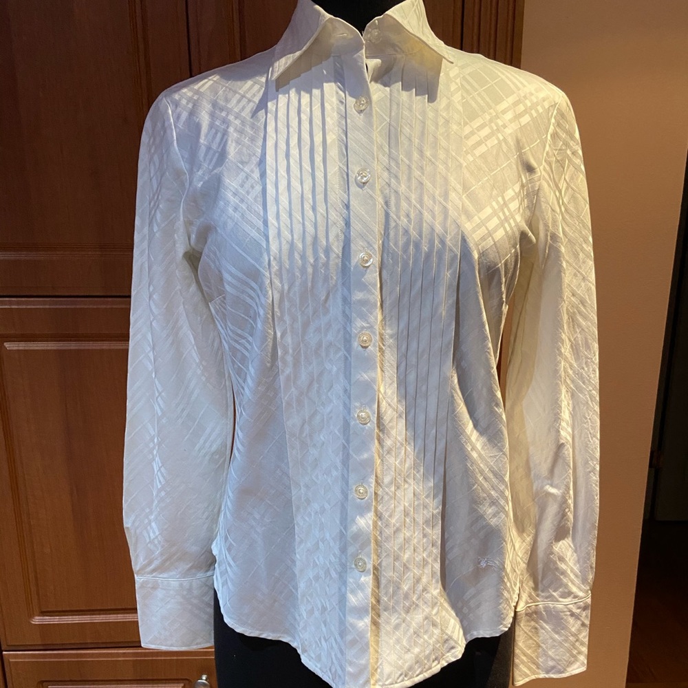Burberry
Basic Button-Down Blouse